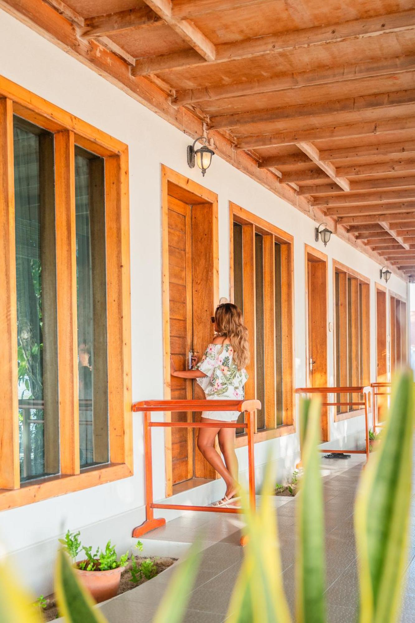 Wave Sound By 3S Maldives Hotel Addu City Eksteriør billede