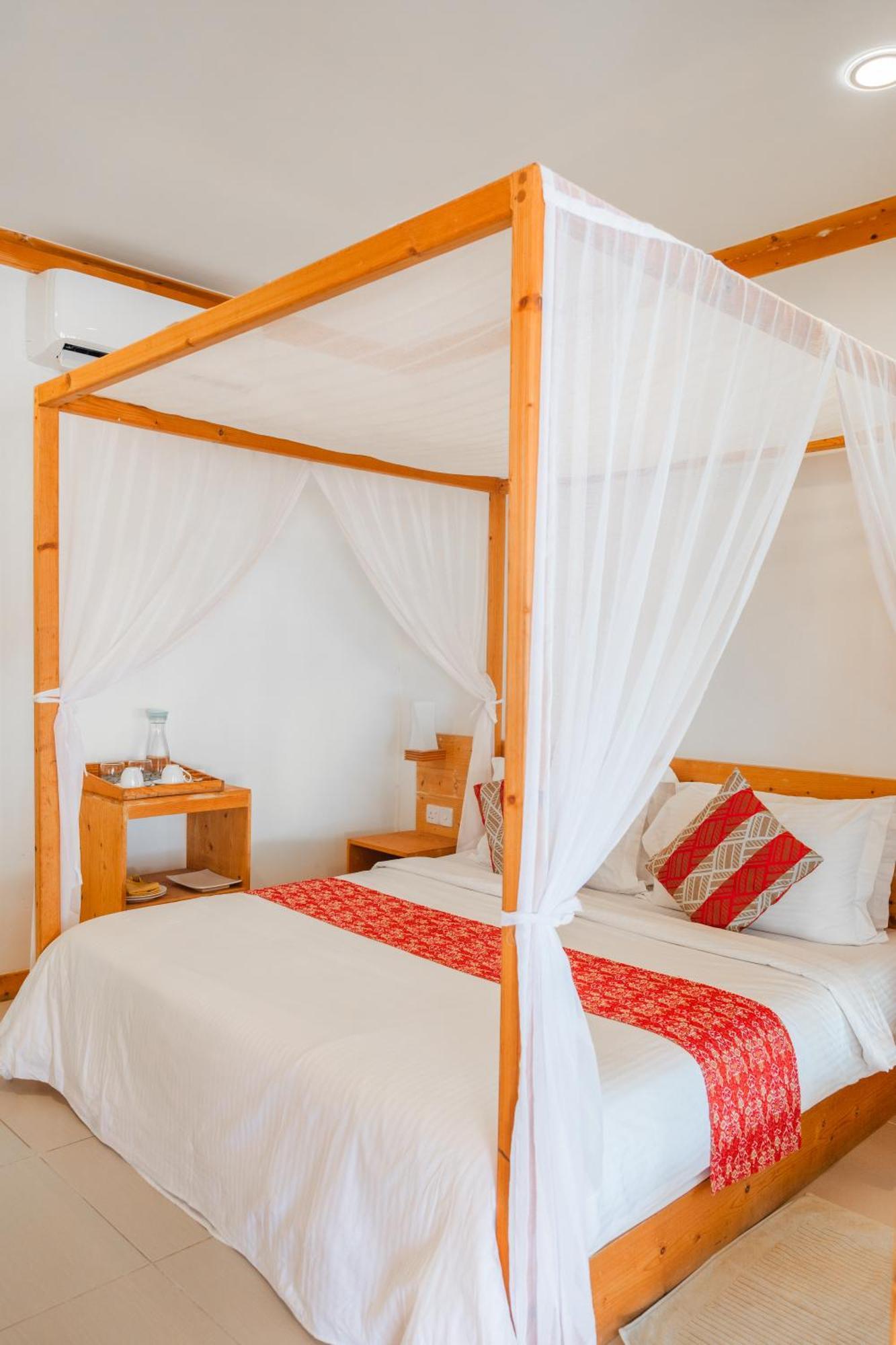 Wave Sound By 3S Maldives Hotel Addu City Eksteriør billede