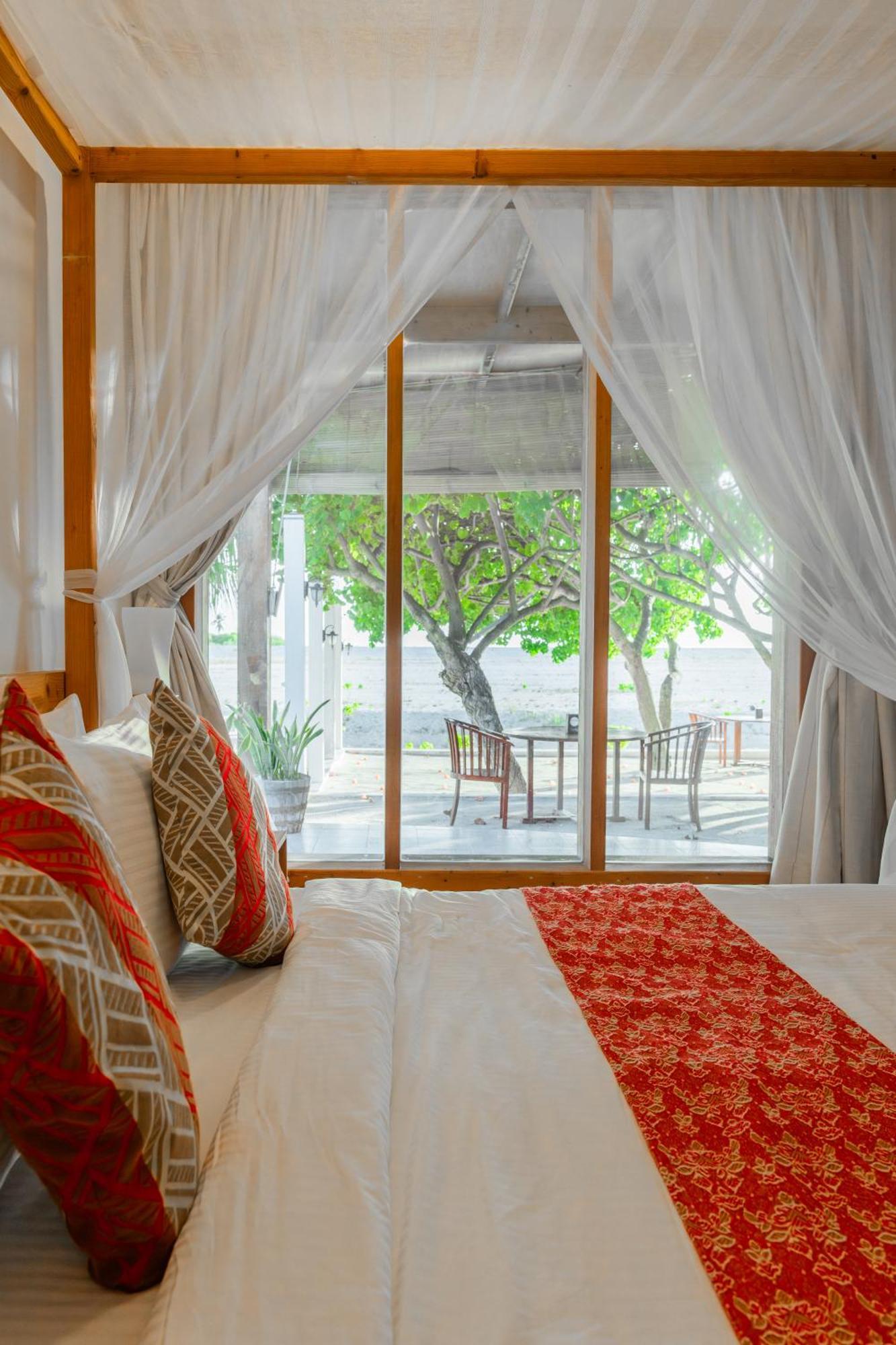 Wave Sound By 3S Maldives Hotel Addu City Eksteriør billede