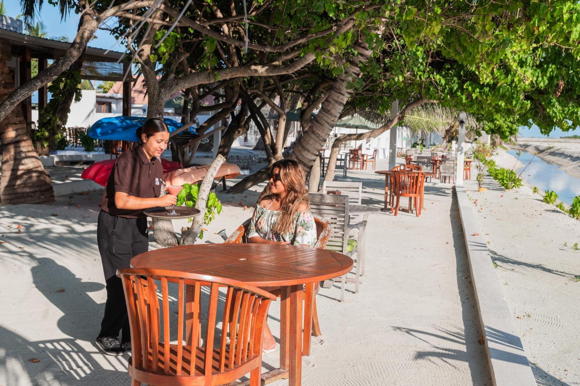 Wave Sound By 3S Maldives Hotel Addu City Eksteriør billede